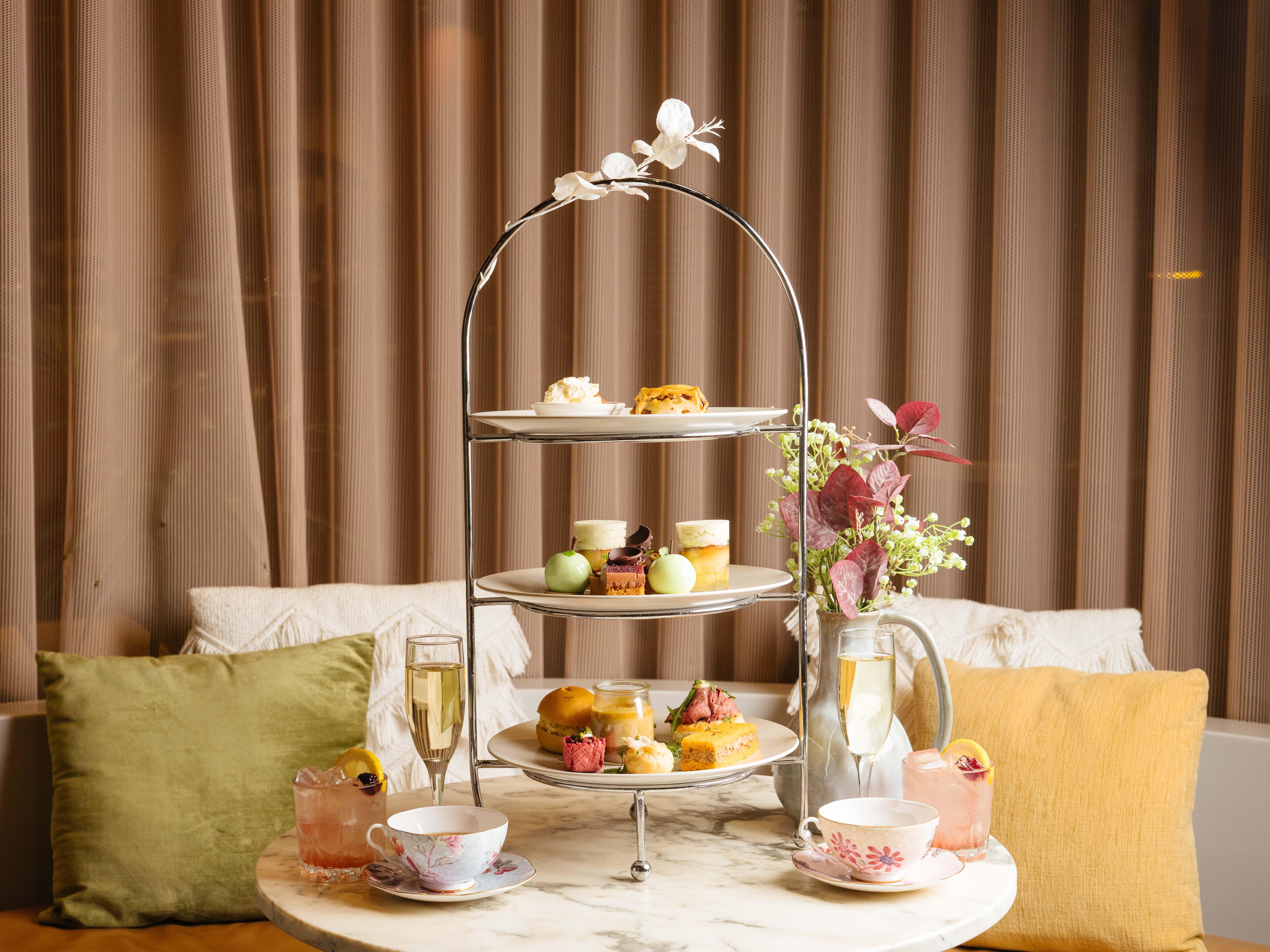 珀斯泛太平洋酒店 外观 照片 Afternoon tea at the Mandarin Oriental, Hong Kong