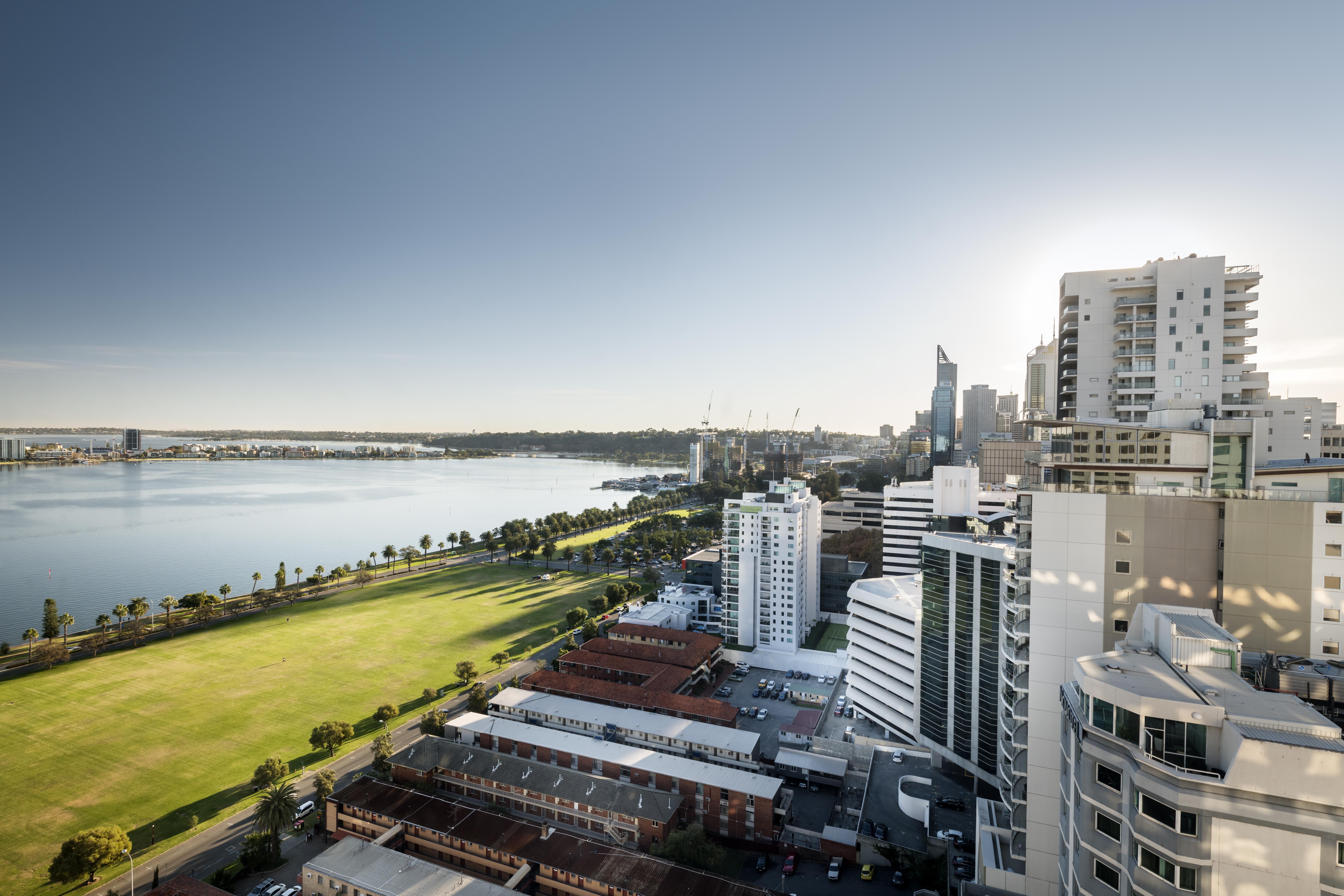 珀斯泛太平洋酒店 外观 照片 View of the Perth skyline from the Crown Perth complex