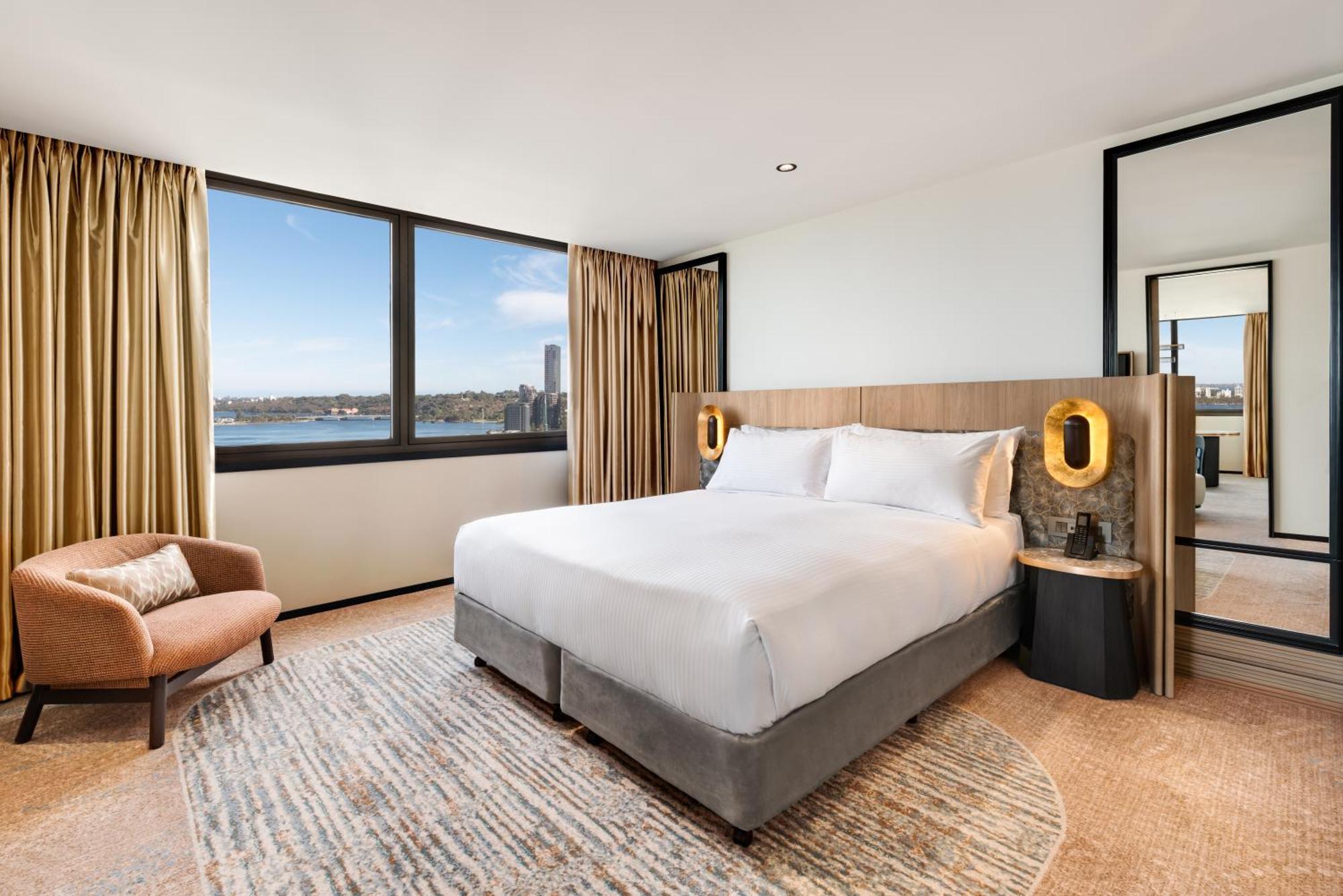 珀斯泛太平洋酒店 外观 照片 A bedroom at the hotel